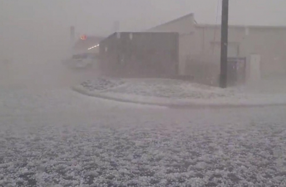 В Техасе прошёл мощный шторм с градом и ветром до 30 м/с